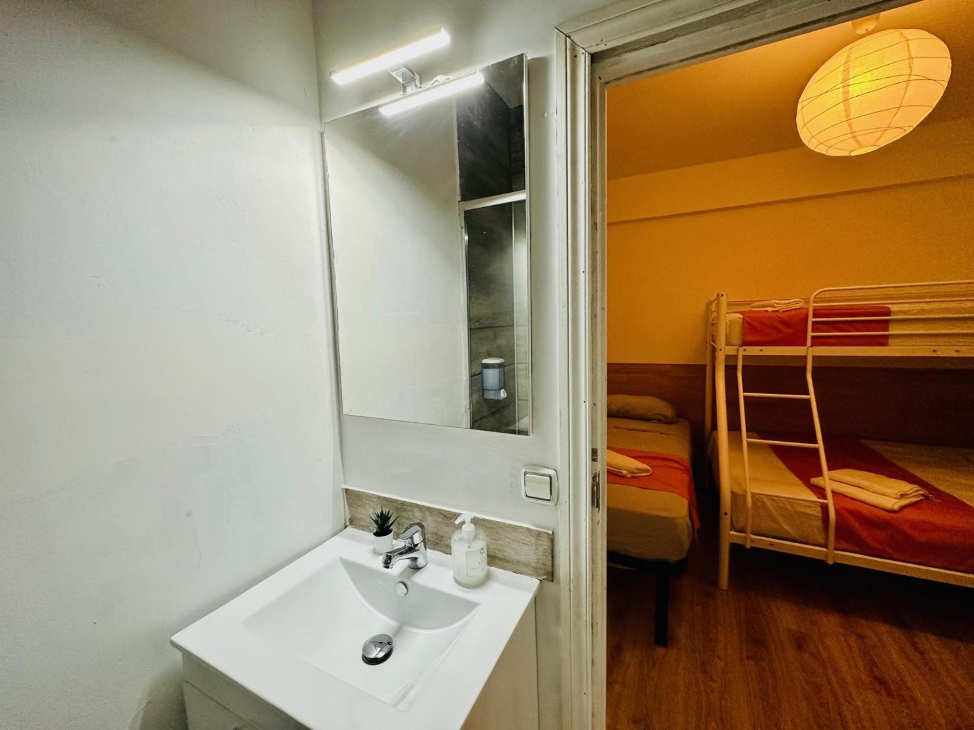 Punta Me Rooms In Madrid Downtown Εξωτερικό φωτογραφία